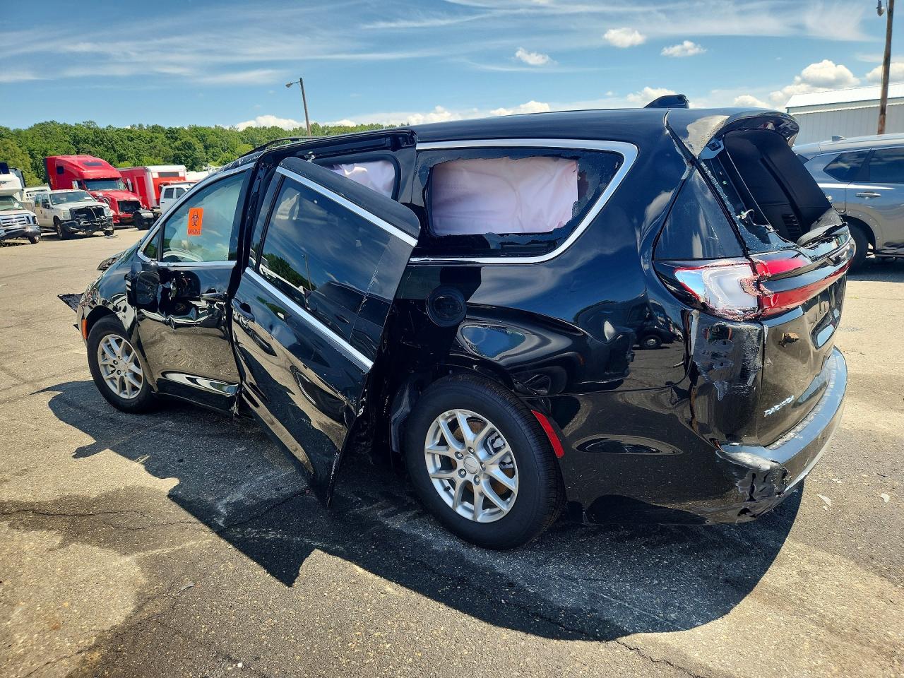 2C4RC1BG4VR568571 · 2027 CHRYSLER PACIFICA · 2/13