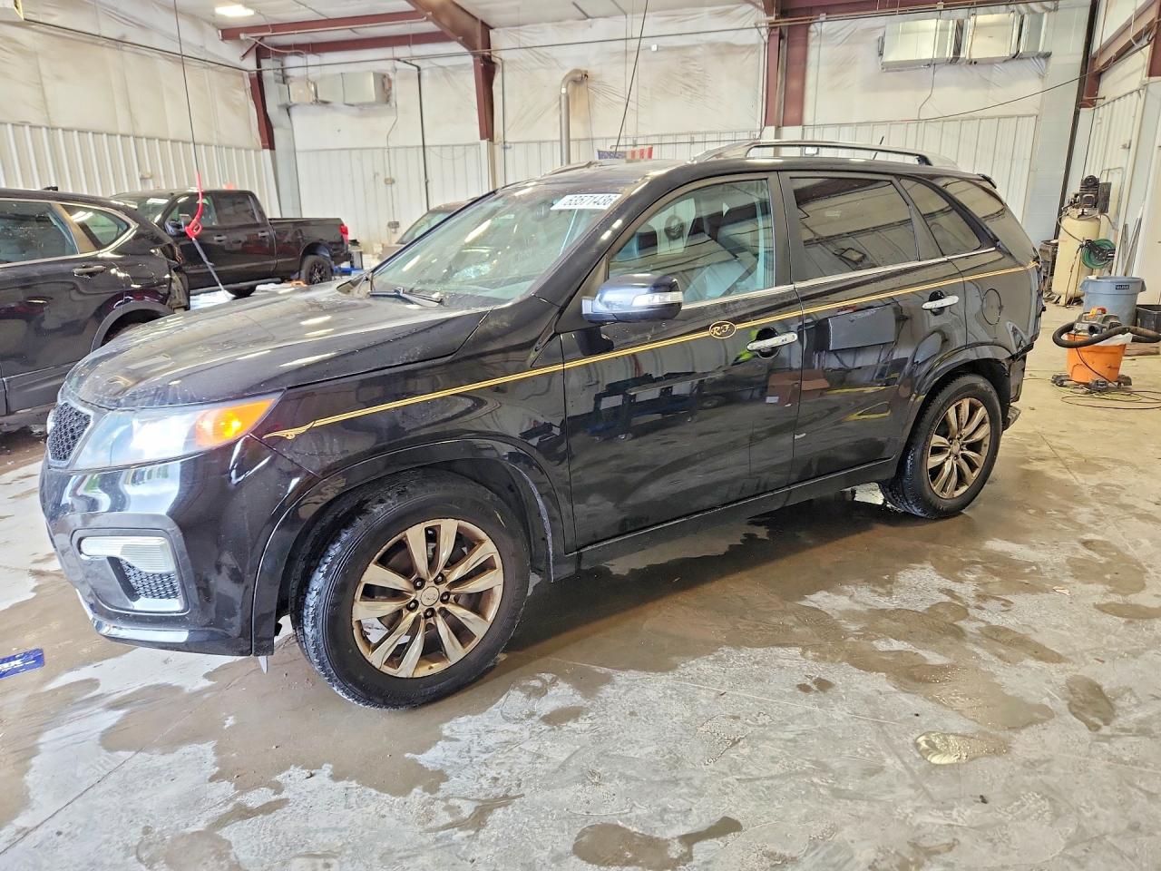 5XYKW4A2XBG092942 · 2011 KIA SORENTO