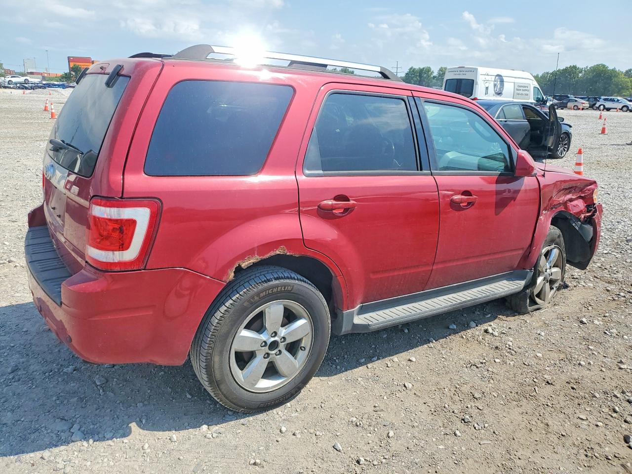1FMCU0E77BKB32974 · 2011 FORD ESCAPE · 3/13