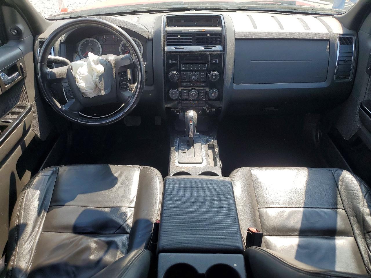 1FMCU0E77BKB32974 · 2011 FORD ESCAPE · 8/13