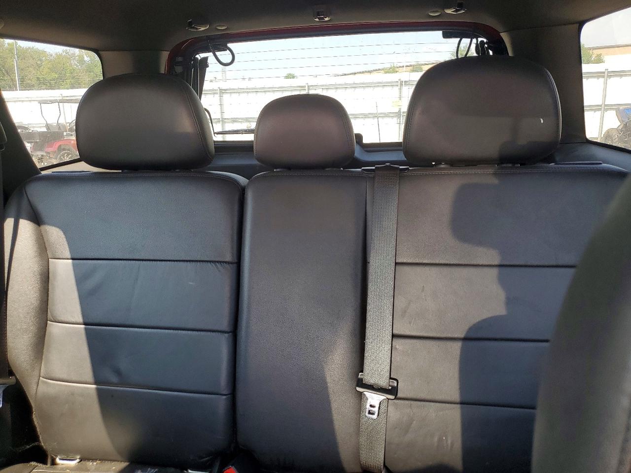 1FMCU0E77BKB32974 · 2011 FORD ESCAPE · 10/13