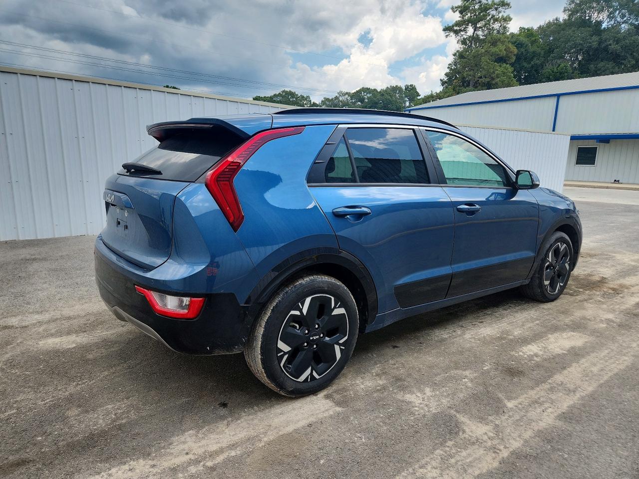 KNDCR3L12P5036455 · 2023 KIA NIRO · 3/13