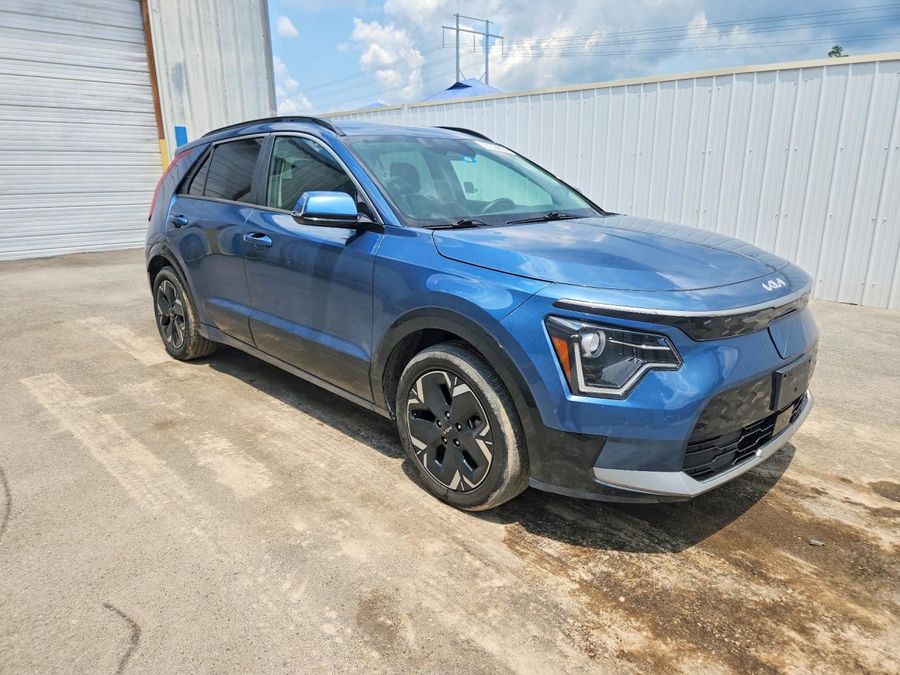 KNDCR3L12P5036455 · 2023 KIA NIRO · 4/13