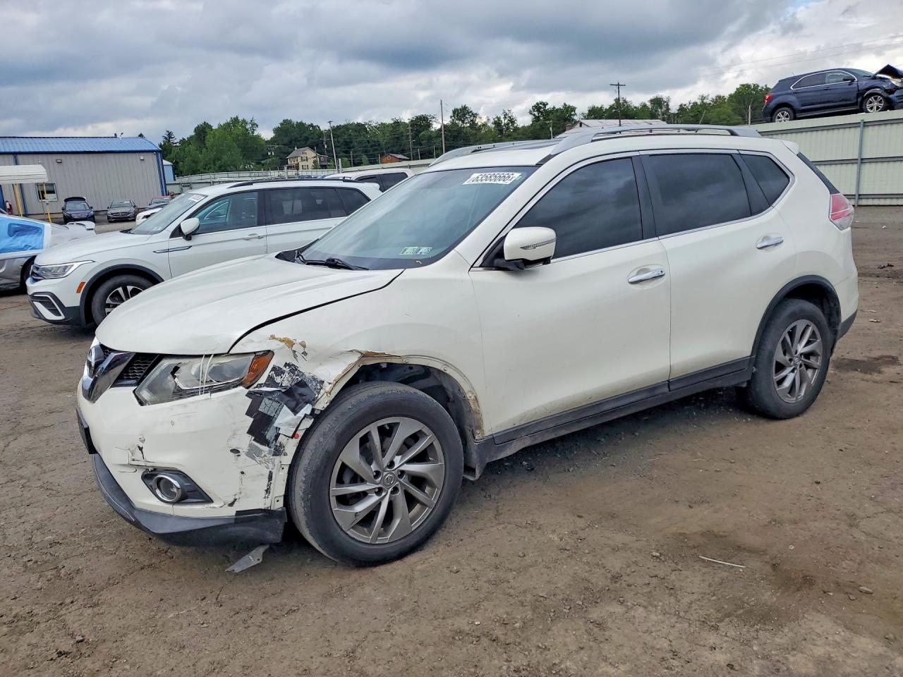 5N1AT2MV8FC888268 · 2015 NISSAN ROGUE