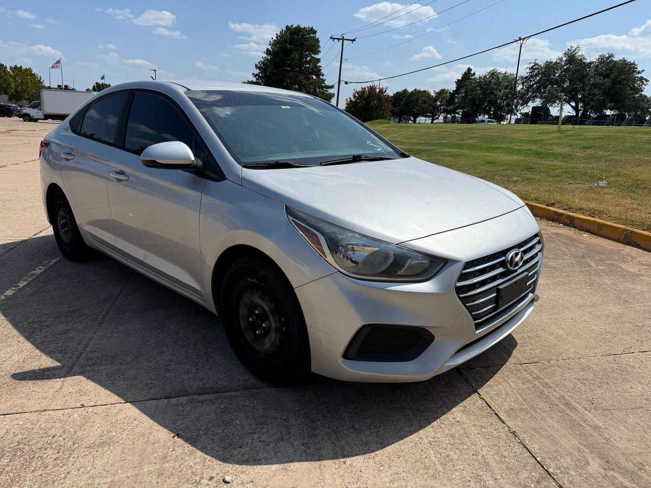 3KPC24A3XKE045092 · 2019 HYUNDAI ACCENT