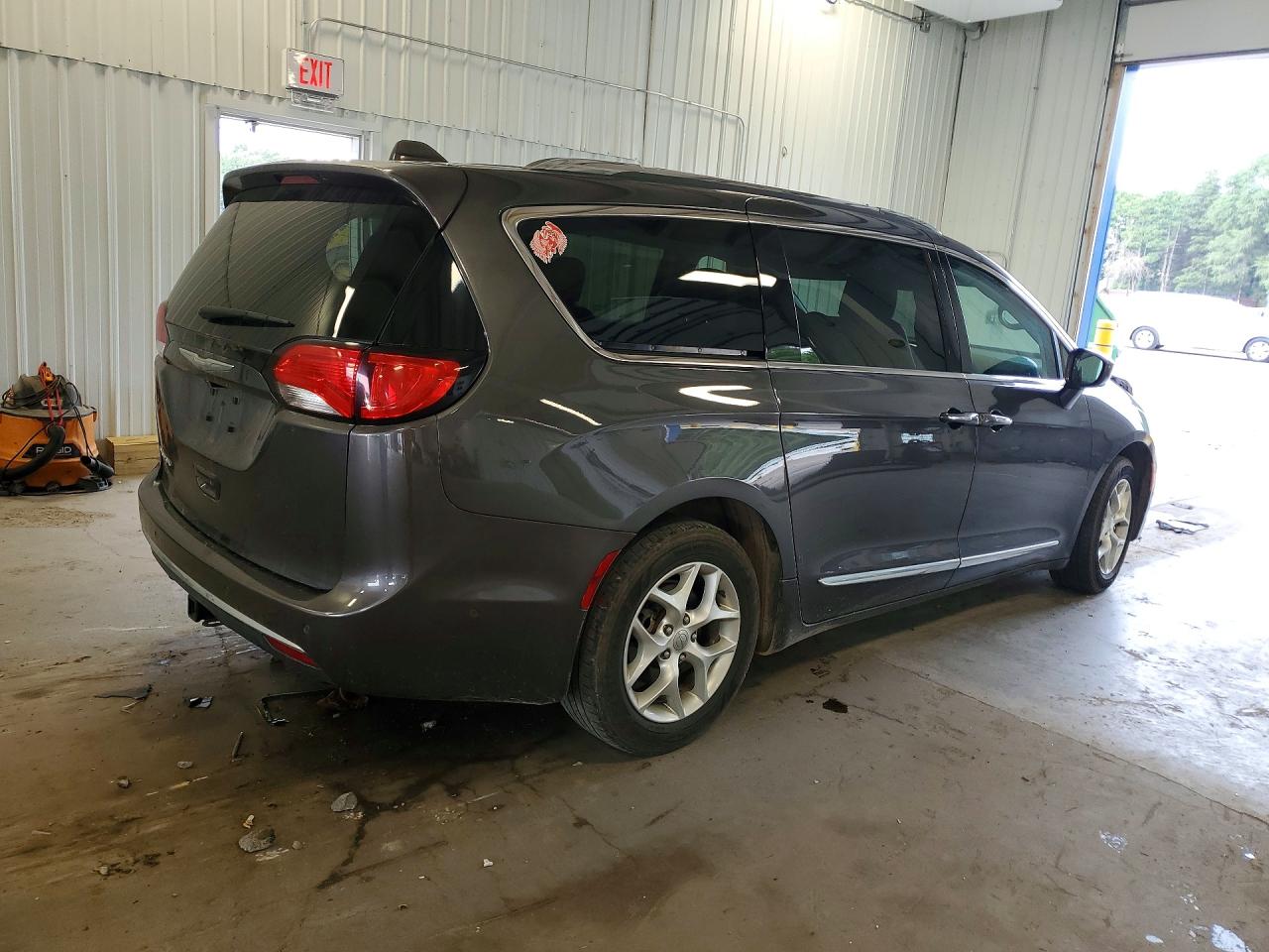 2C4RC1EG5HR623657 · 2017 CHRYSLER PACIFICA · 3/13