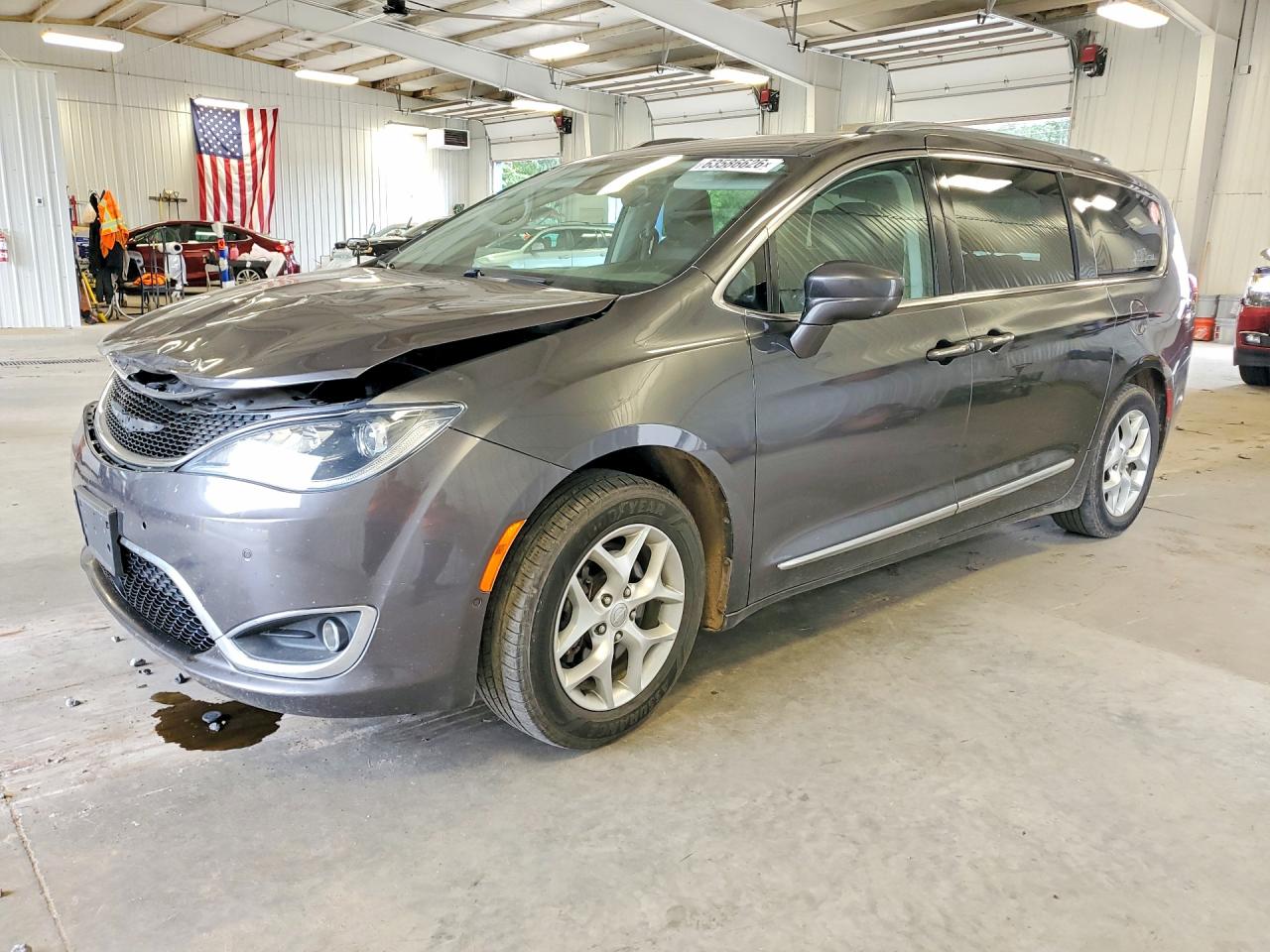 2C4RC1EG5HR623657 · 2017 CHRYSLER PACIFICA