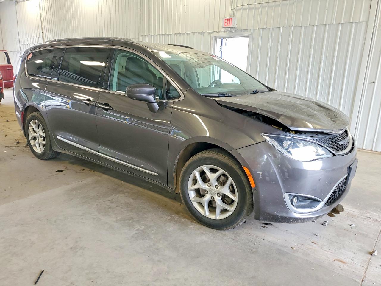 2C4RC1EG5HR623657 · 2017 CHRYSLER PACIFICA · 4/13