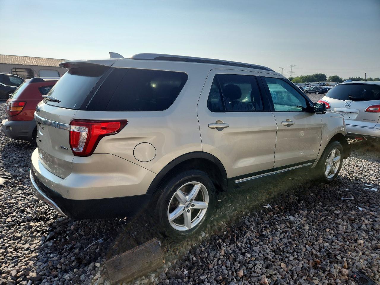 1FM5K8D81HGC53812 · 2017 FORD EXPLORER · 3/14