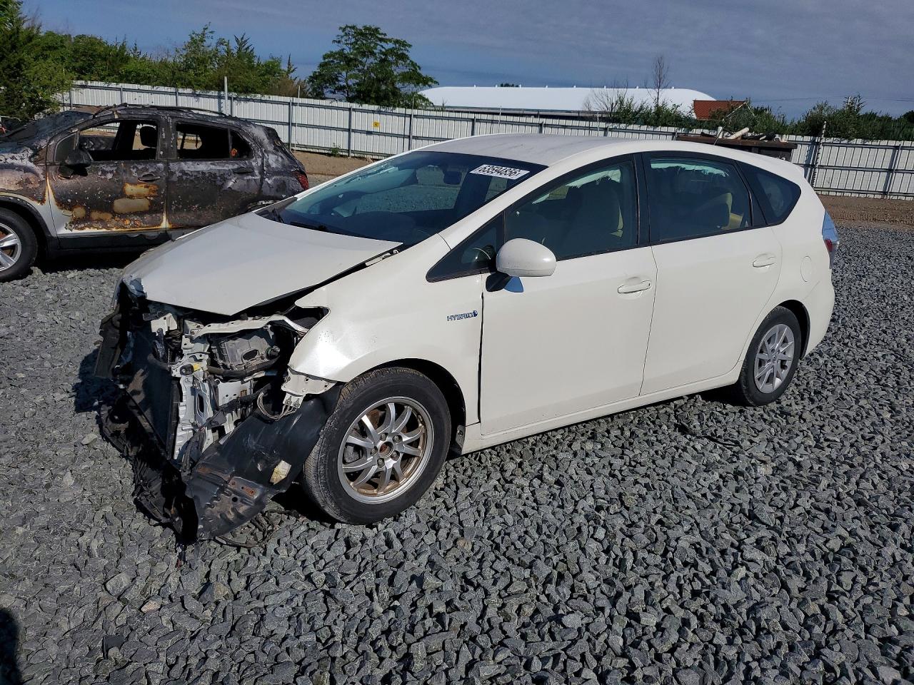JTDZN3EU0EJ010034 · 2014 TOYOTA PRIUS V