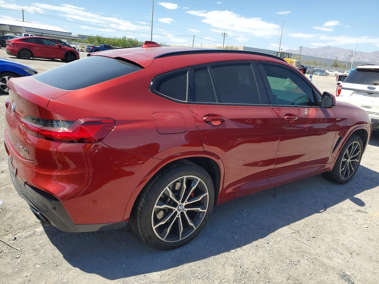5UX2V5C03M9E83165 · 2021 BMW X4 · 3/12