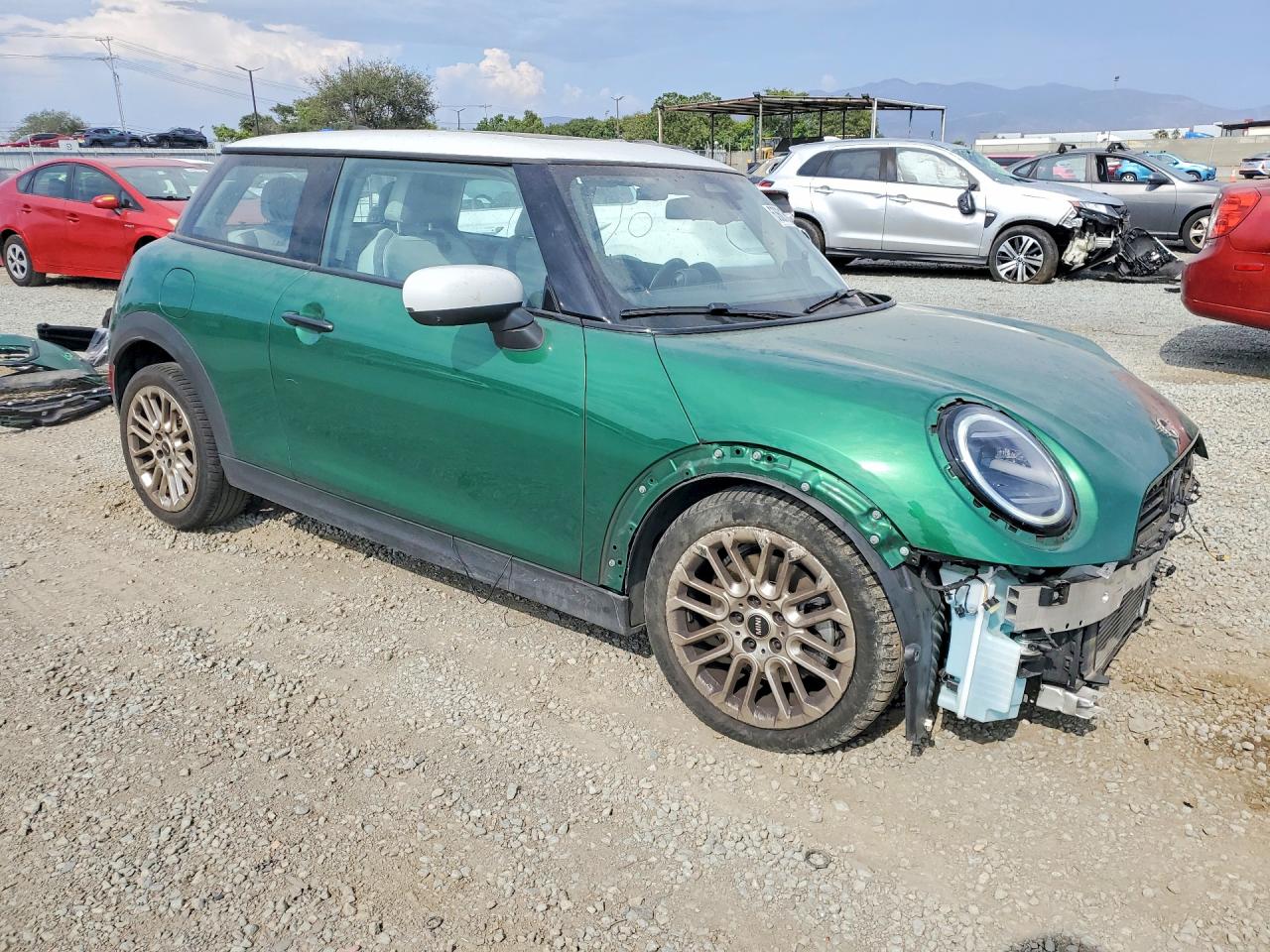 WMW23GD02S2W33784 · 2025 MINI COOPER · 4/13