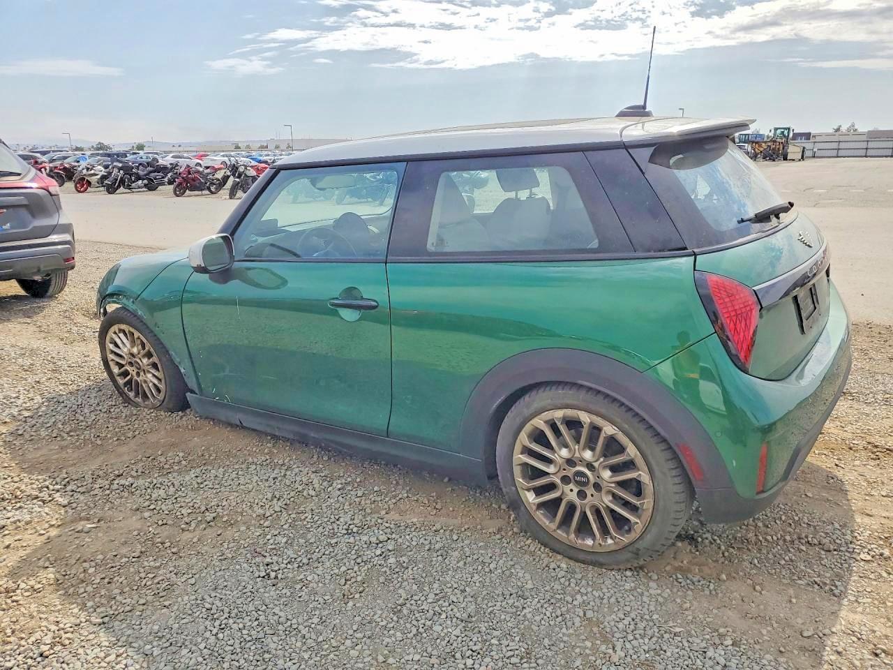 WMW23GD02S2W33784 · 2025 MINI COOPER · 2/13