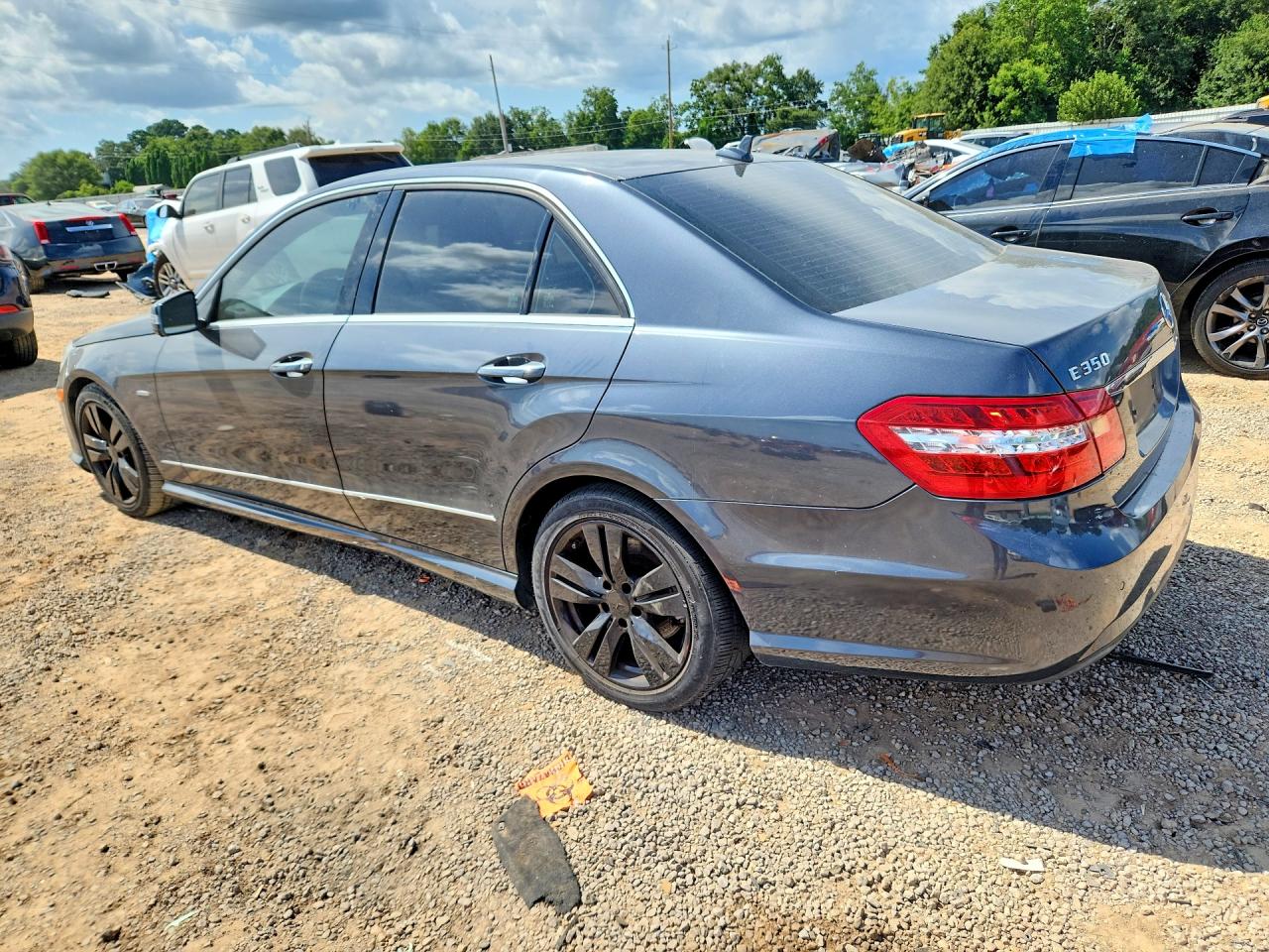 WDDHF2EB4BA374489 · 2011 MERCEDES-BENZ E · 2/13