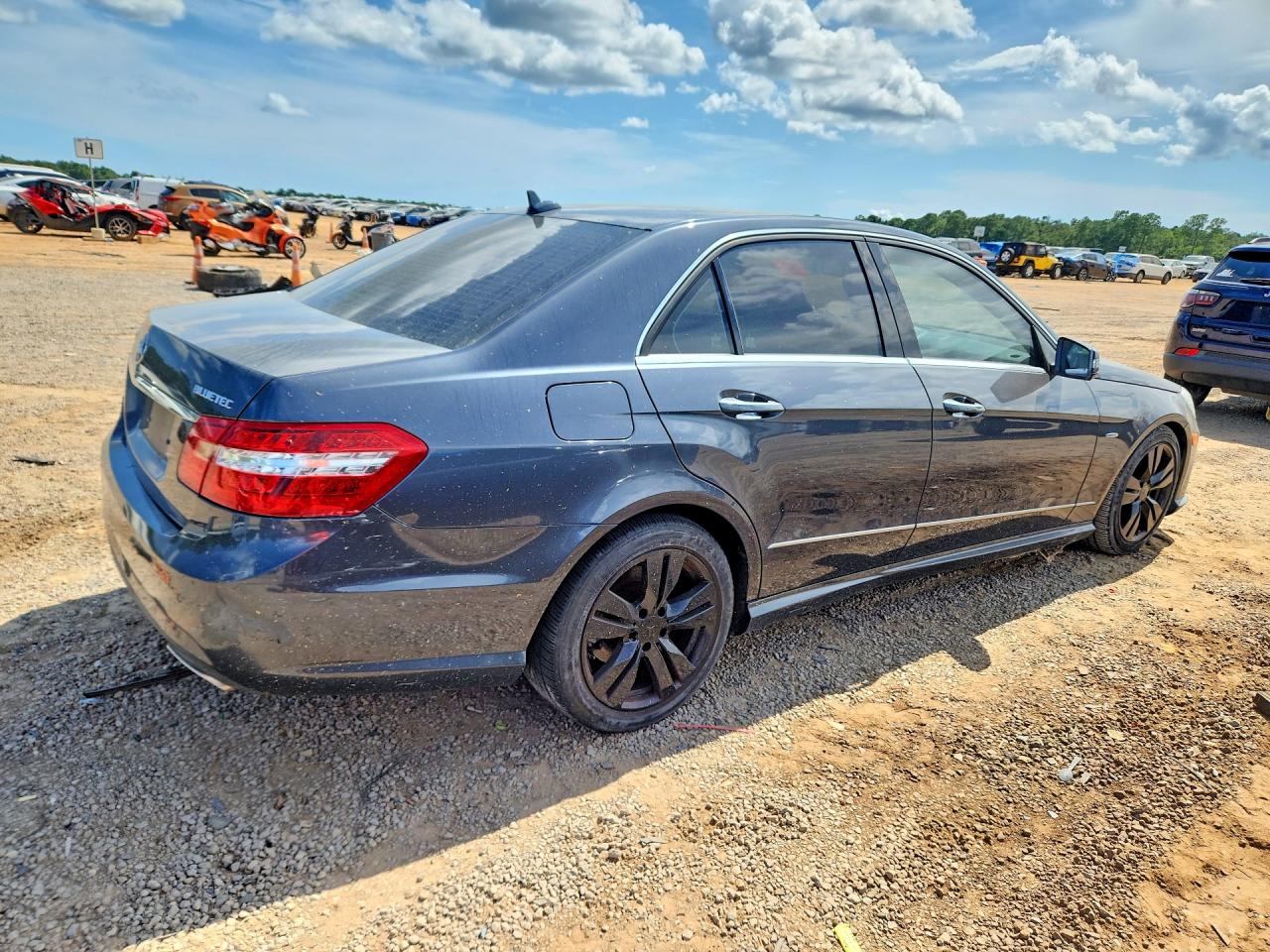WDDHF2EB4BA374489 · 2011 MERCEDES-BENZ E · 3/13