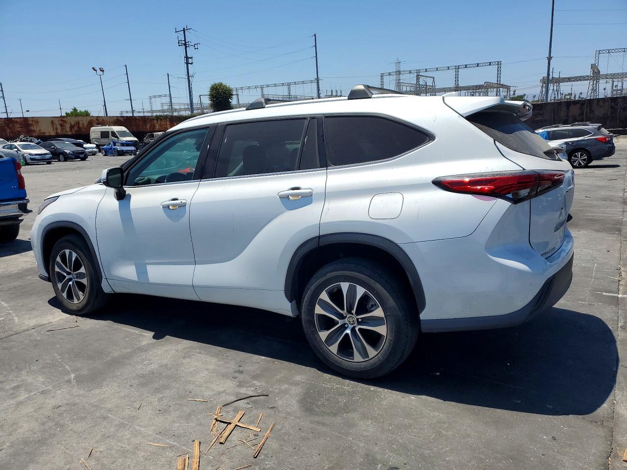 5TDHARAH0NS514198 · 2022 TOYOTA HIGHLANDER HYBRID · 2/14