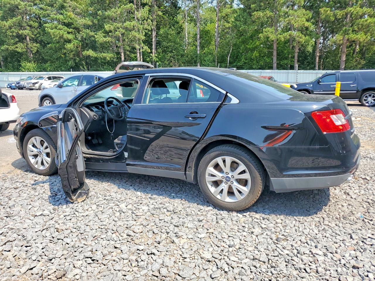 1FAHP2EW7BG188717 · 2011 FORD TAURUS · 2/12