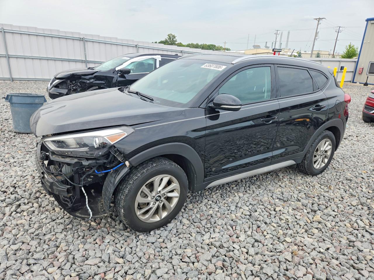 KM8J3CA24HU368372 · 2017 HYUNDAI TUCSON