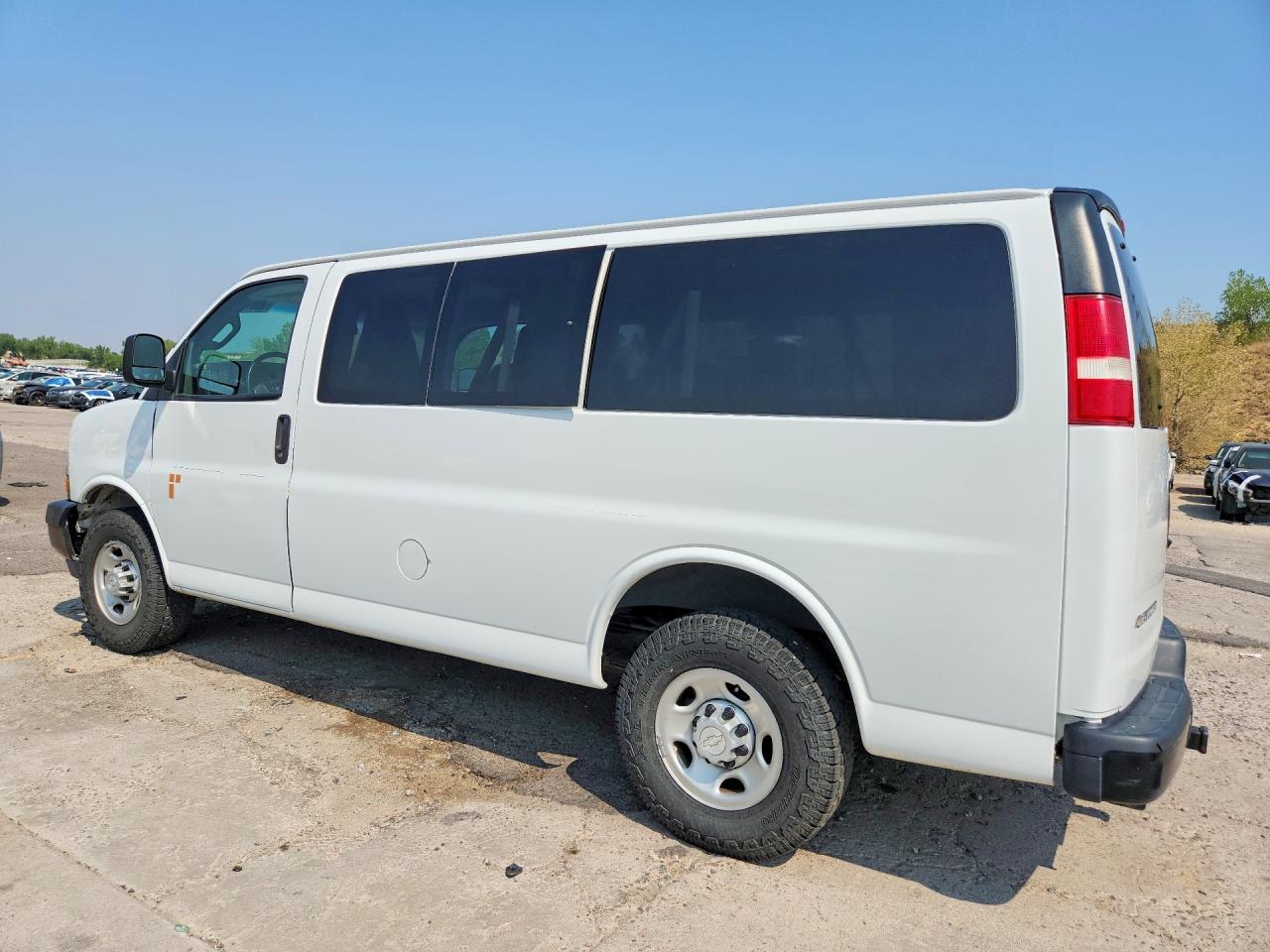 1GAWGEFP5J1240107 · 2018 CHEVROLET EXPRESS G2500 · 2/13