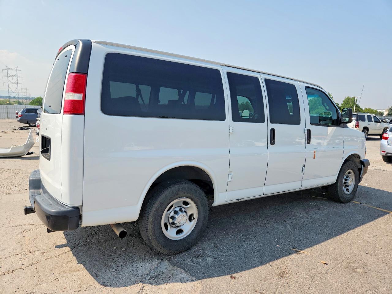 1GAWGEFP5J1240107 · 2018 CHEVROLET EXPRESS G2500 · 3/13