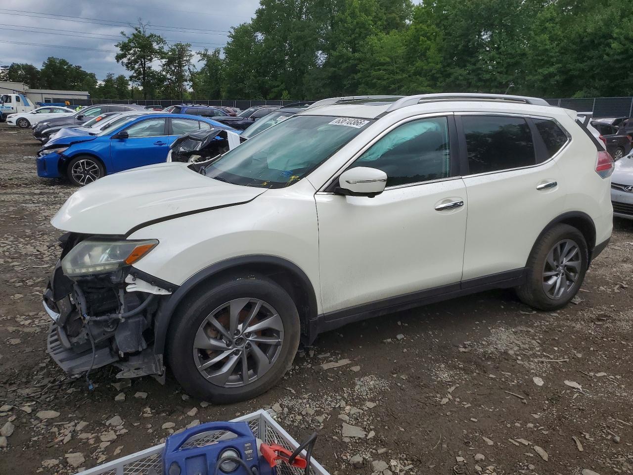 5N1AT2MT8FC808370 · 2015 NISSAN ROGUE