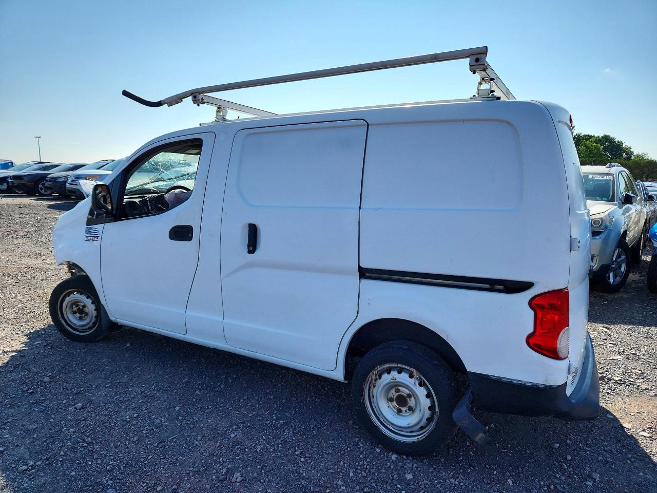 3N6CM0KN6FK727748 · 2015 NISSAN NV200 · 2/13