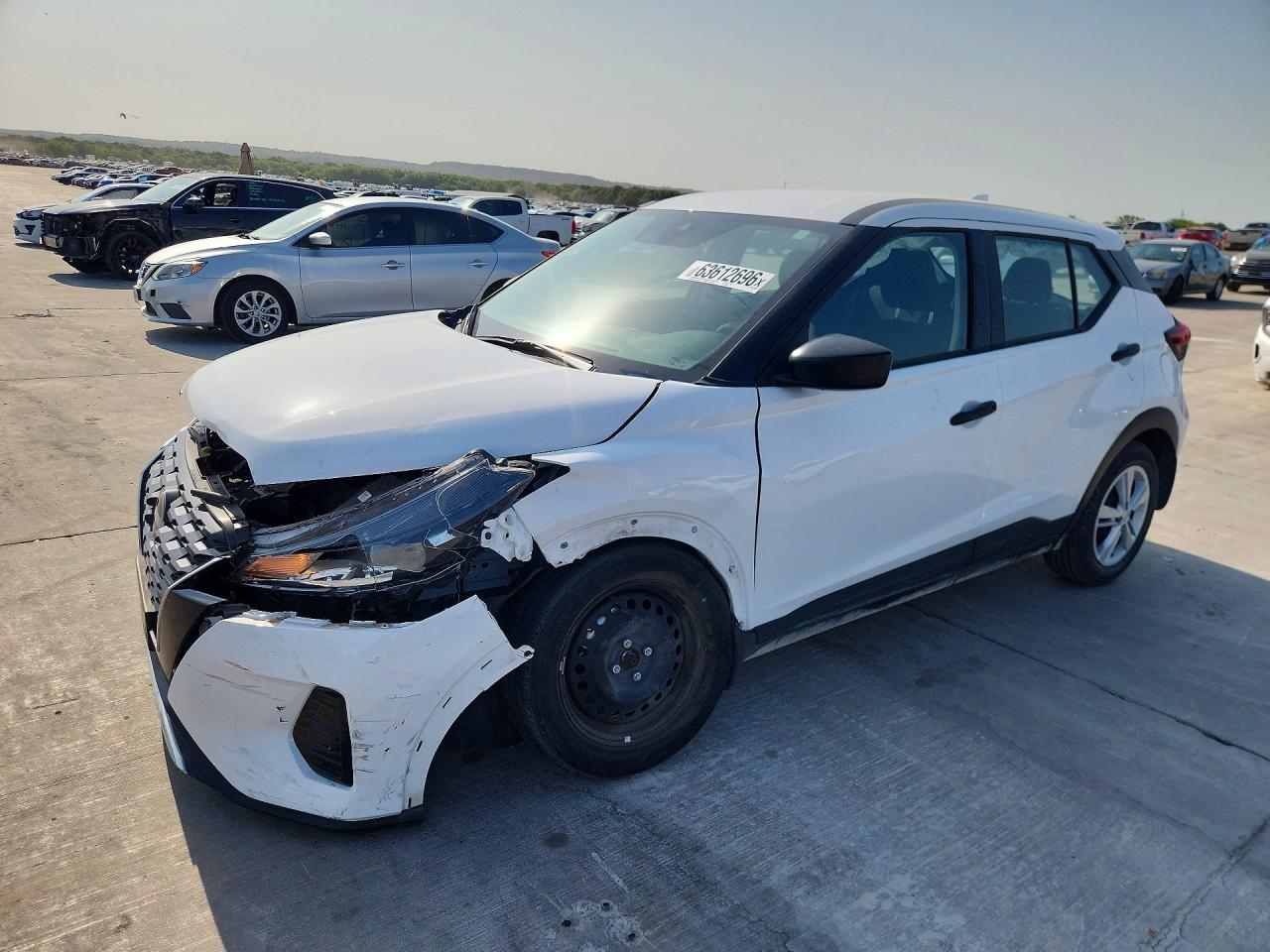 3N1CP5BV2RL583429 · 2024 NISSAN KICKS