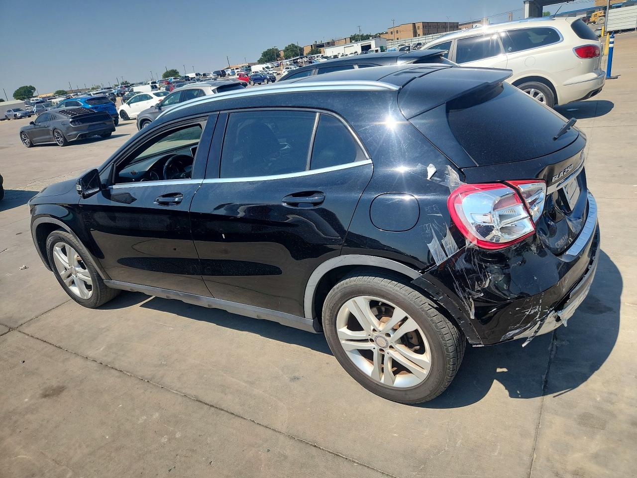 WDCTG4EB4HJ319945 · 2017 MERCEDES-BENZ GLA · 2/13