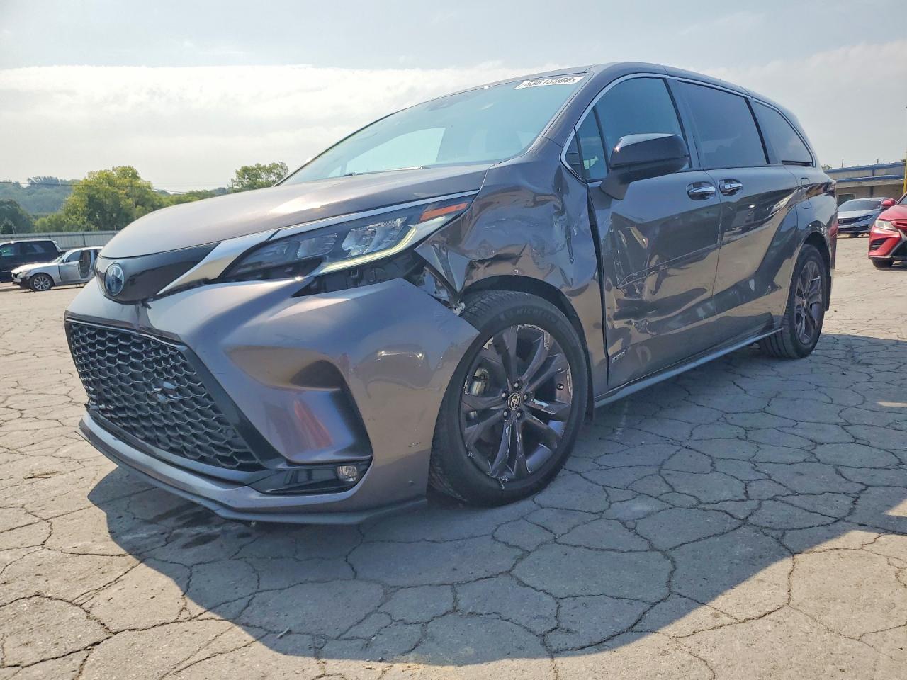 5TDXRKEC2MS052817 · 2021 TOYOTA SIENNA