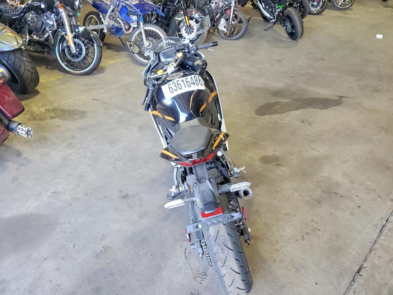 ML5ZXCS15TDA47786 · 2026 KAWASAKI ZX400 · 4/9