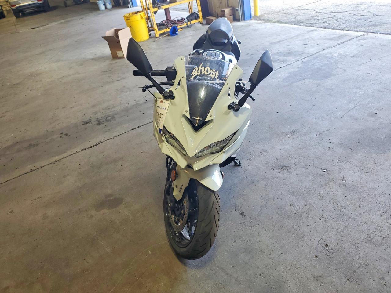 ML5ZXCS15TDA47786 · 2026 KAWASAKI ZX400 · 2/9