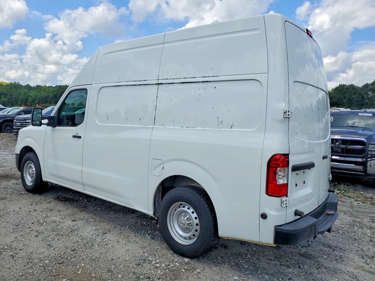 1N6AF0LX2FN803591 · 2015 NISSAN NV · 2/13