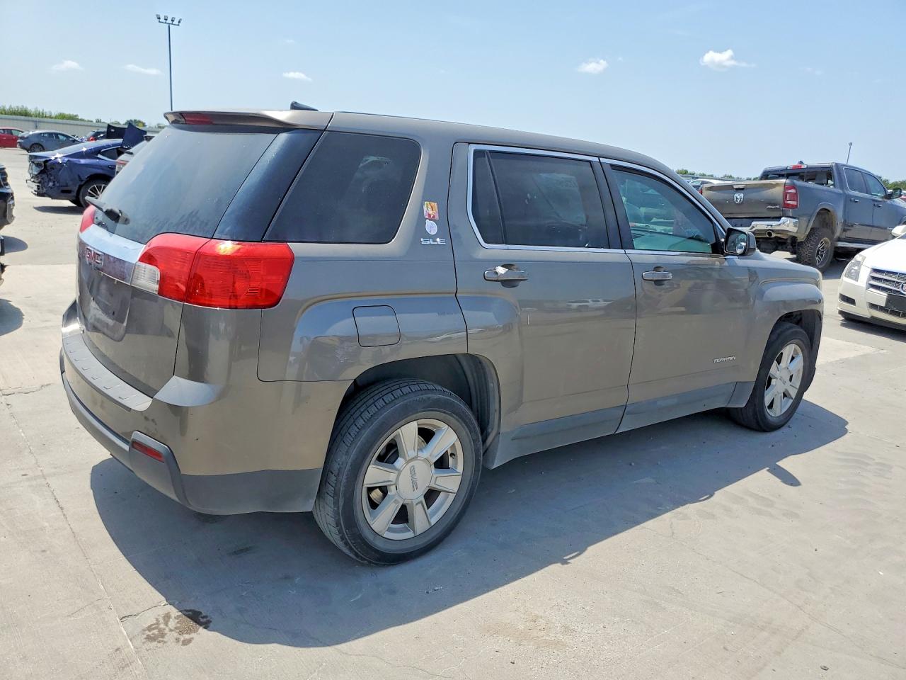 2CTALMEC9B6457264 · 2011 GMC TERRAIN · 3/13