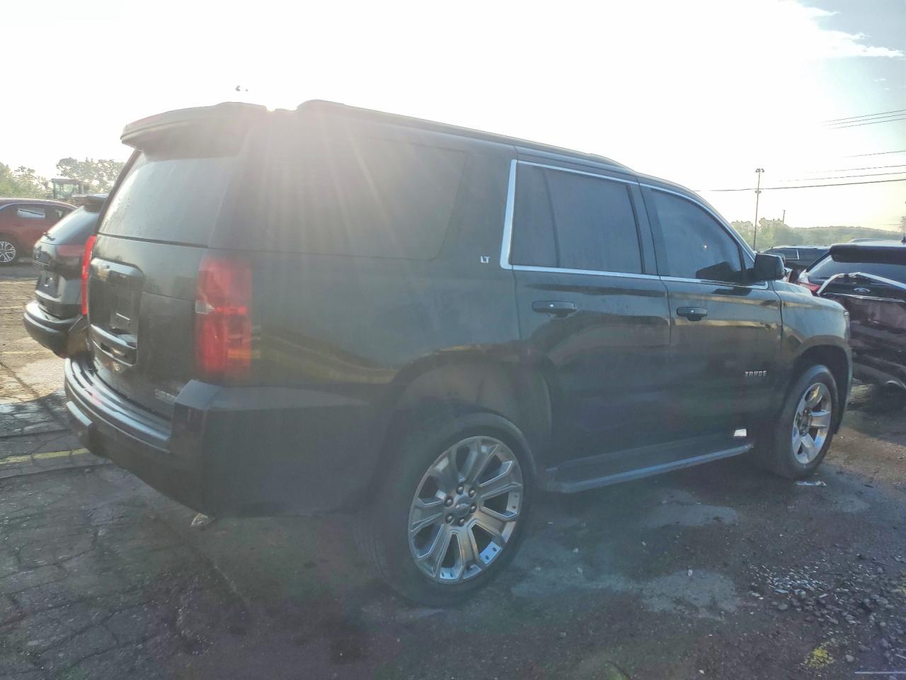 1GNSCBKC0HR259668 · 2017 CHEVROLET TAHOE · 3/13