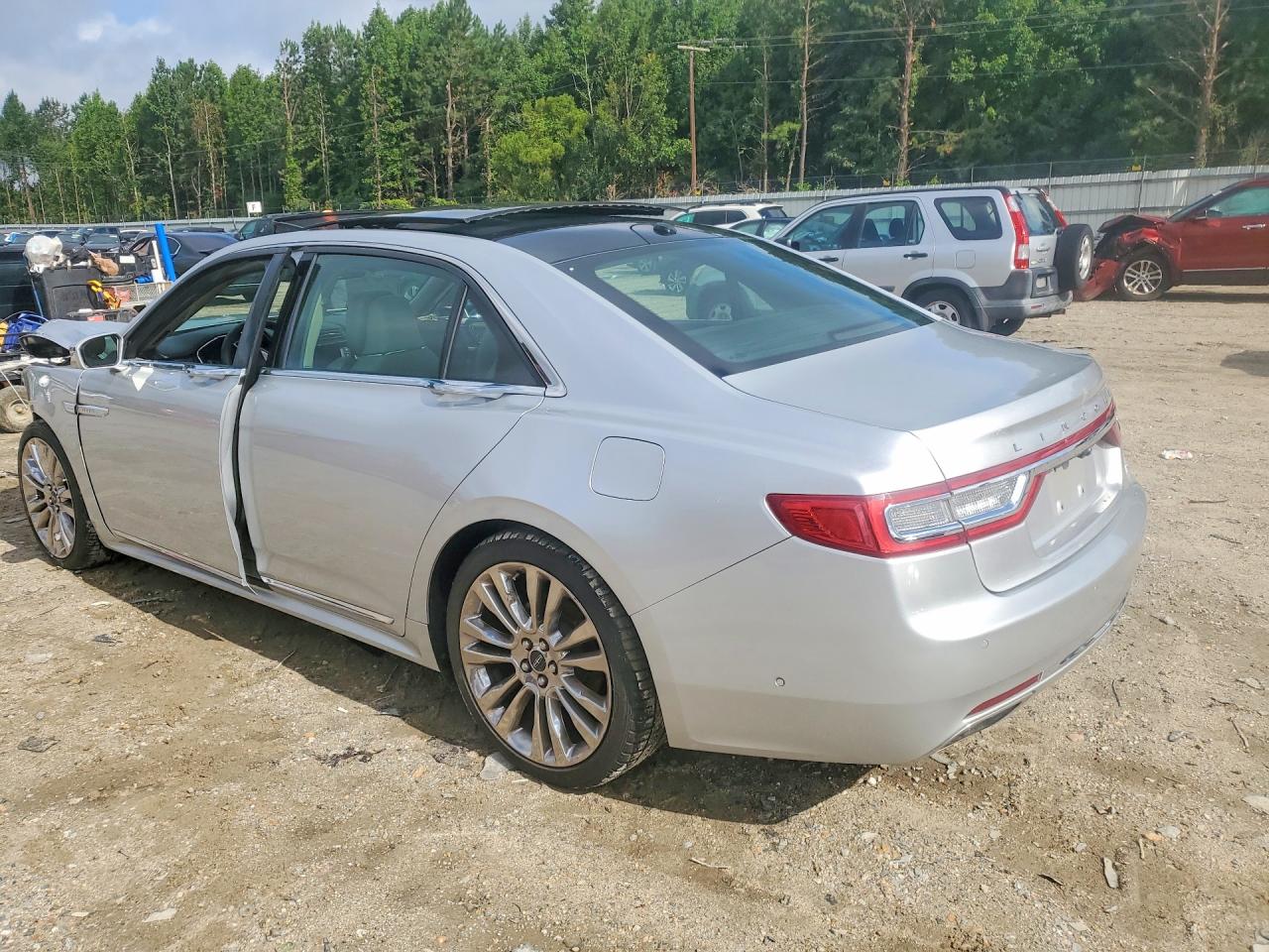 1LN6L9NP4H5617858 · 2017 LINCOLN CONTINENTAL · 2/12