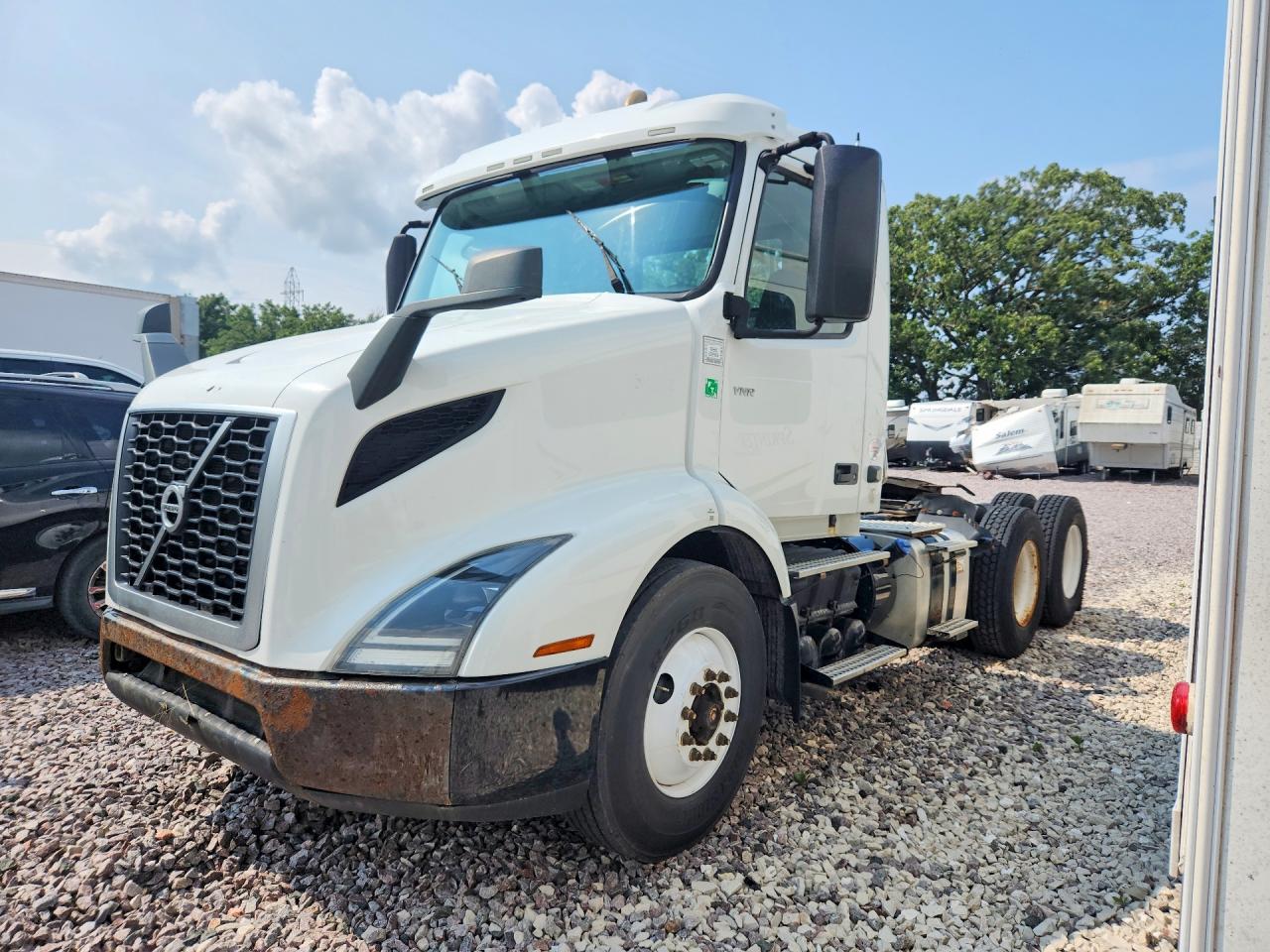 2020 VOLVO VNR