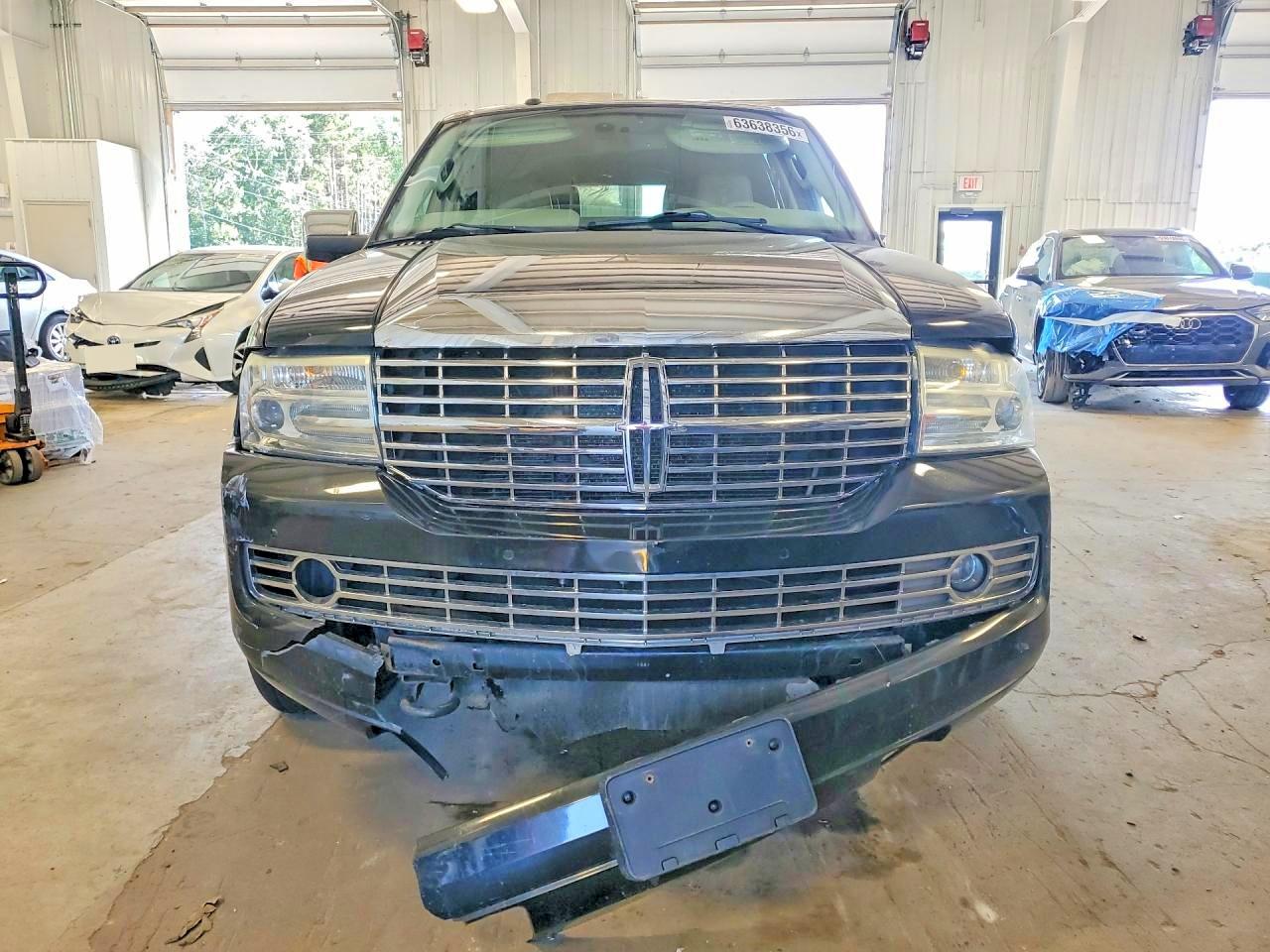 5LMJJ3J55BEJ00851 · 2011 LINCOLN NAVIGATOR · 5/13