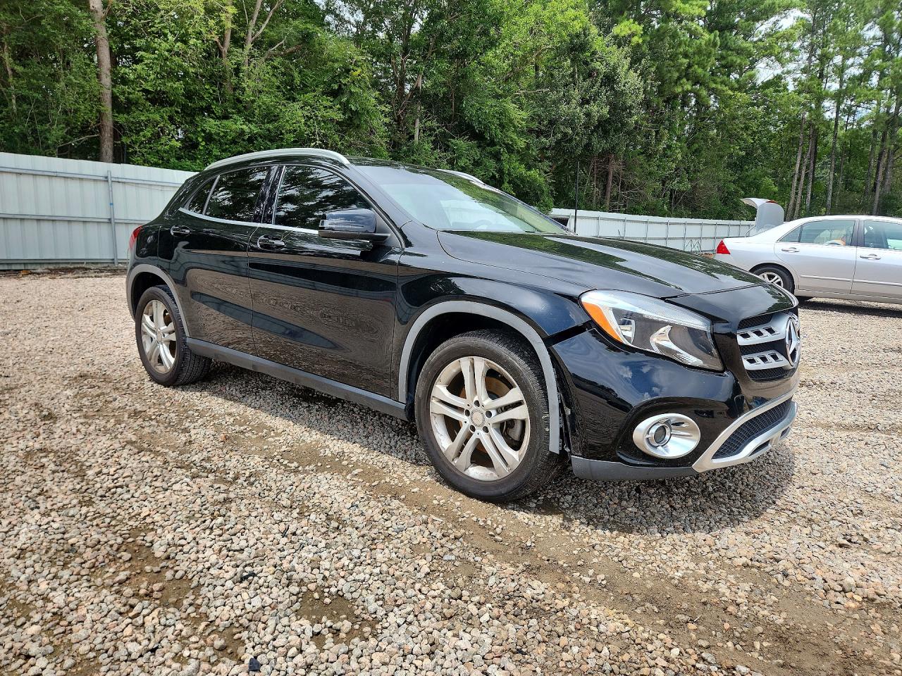 WDCTG4EB9JJ368208 · 2018 MERCEDES-BENZ GLA · 4/14