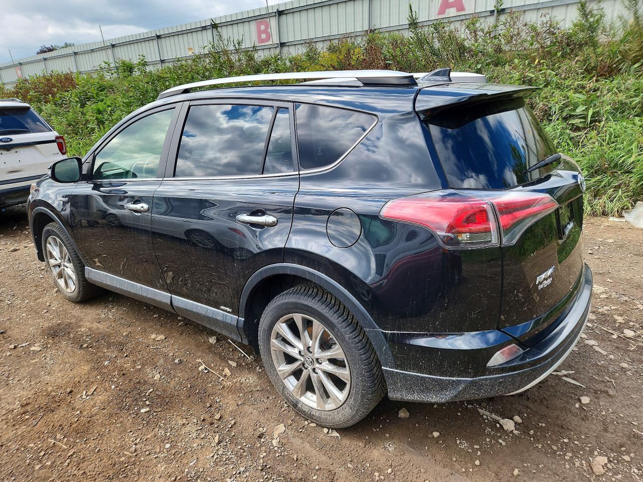 JTMDJREV9GD031418 · 2016 TOYOTA RAV4 HV · 2/14