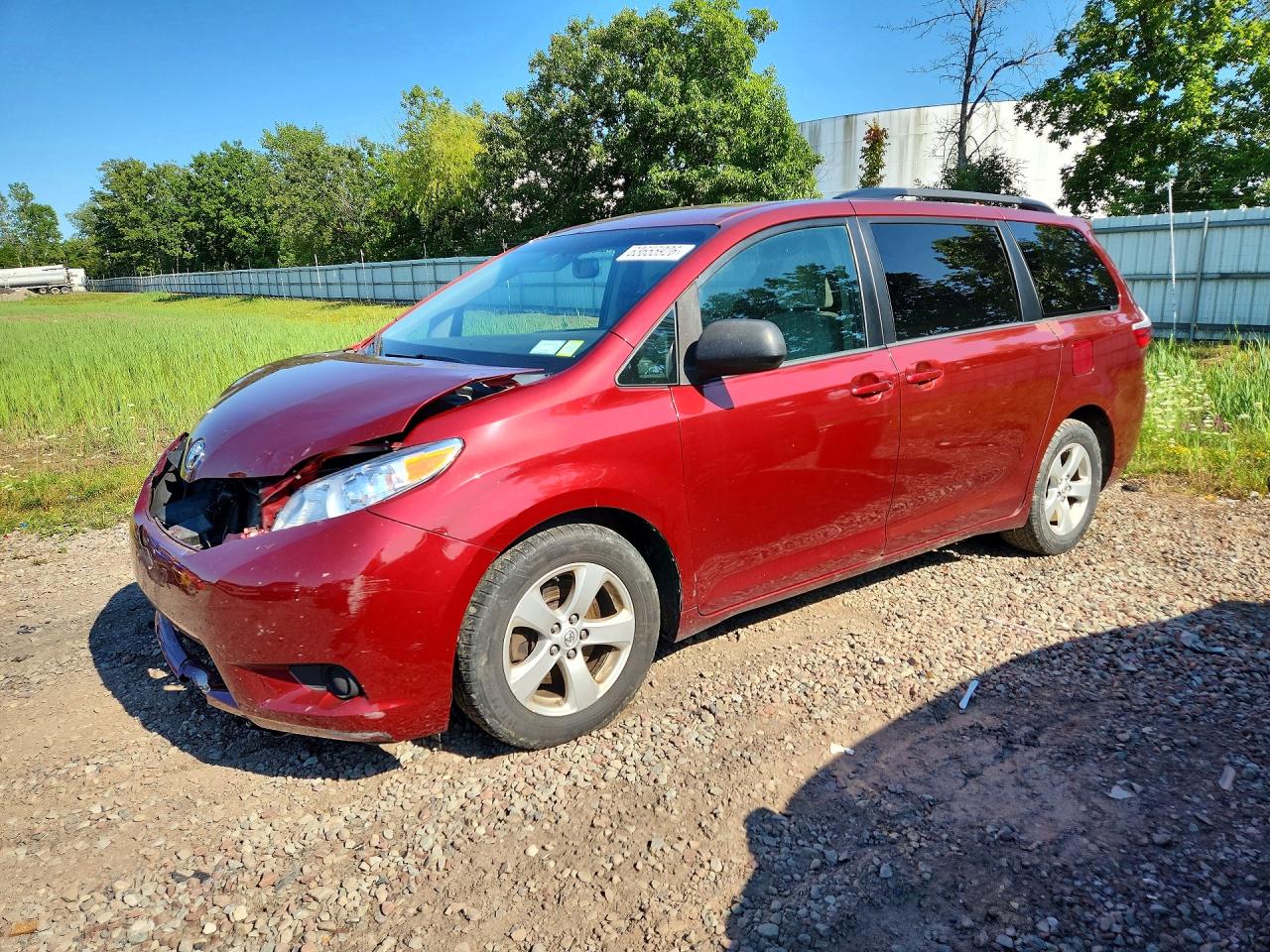 5TDKK3DC5GS699979 · 2016 TOYOTA SIENNA
