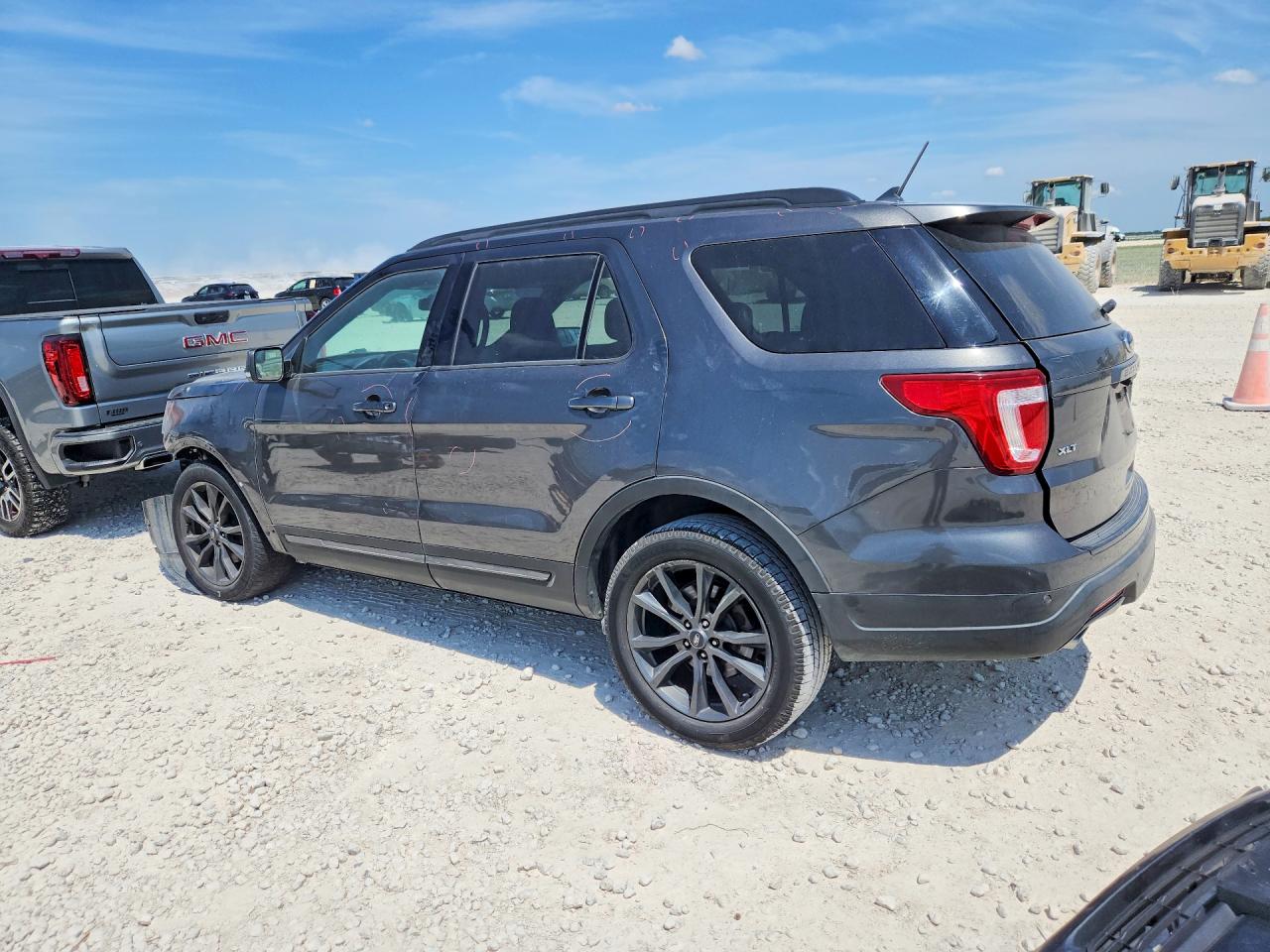 1FM5K7D86JGB89928 · 2018 FORD EXPLORER · 2/13