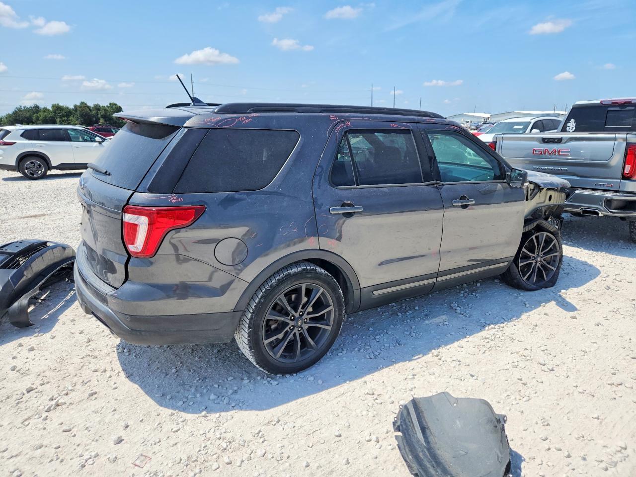 1FM5K7D86JGB89928 · 2018 FORD EXPLORER · 3/13