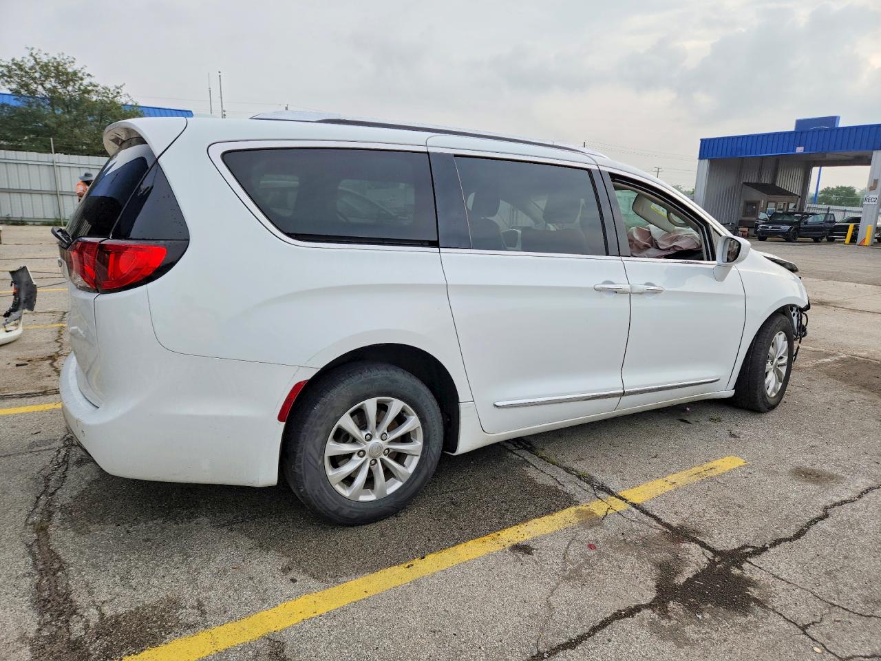 2C4RC1EG0JR317391 · 2018 CHRYSLER PACIFICA · 3/13