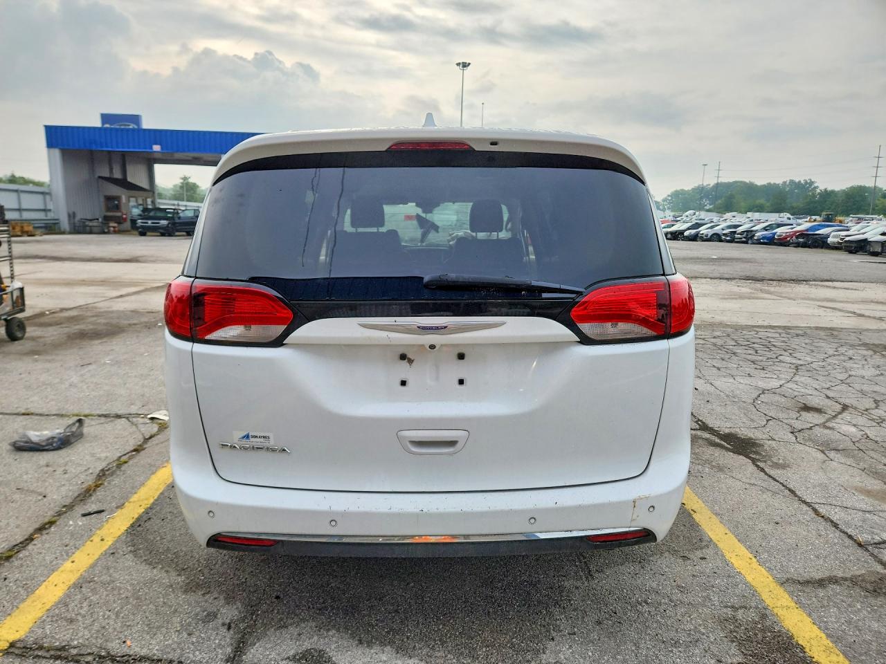 2C4RC1EG0JR317391 · 2018 CHRYSLER PACIFICA · 6/13
