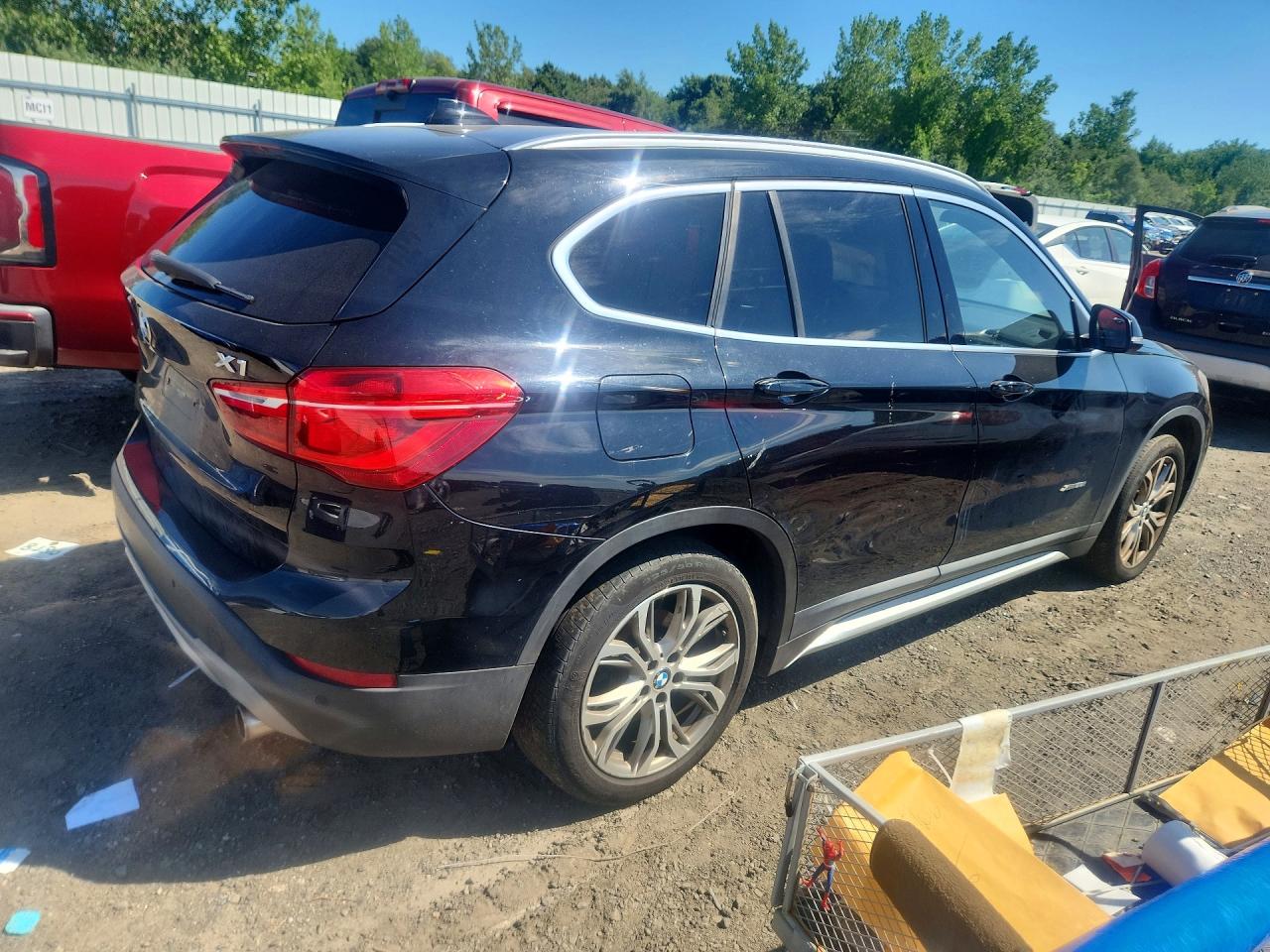 WBXHT3Z39G4A48839 · 2016 BMW X1 · 3/13