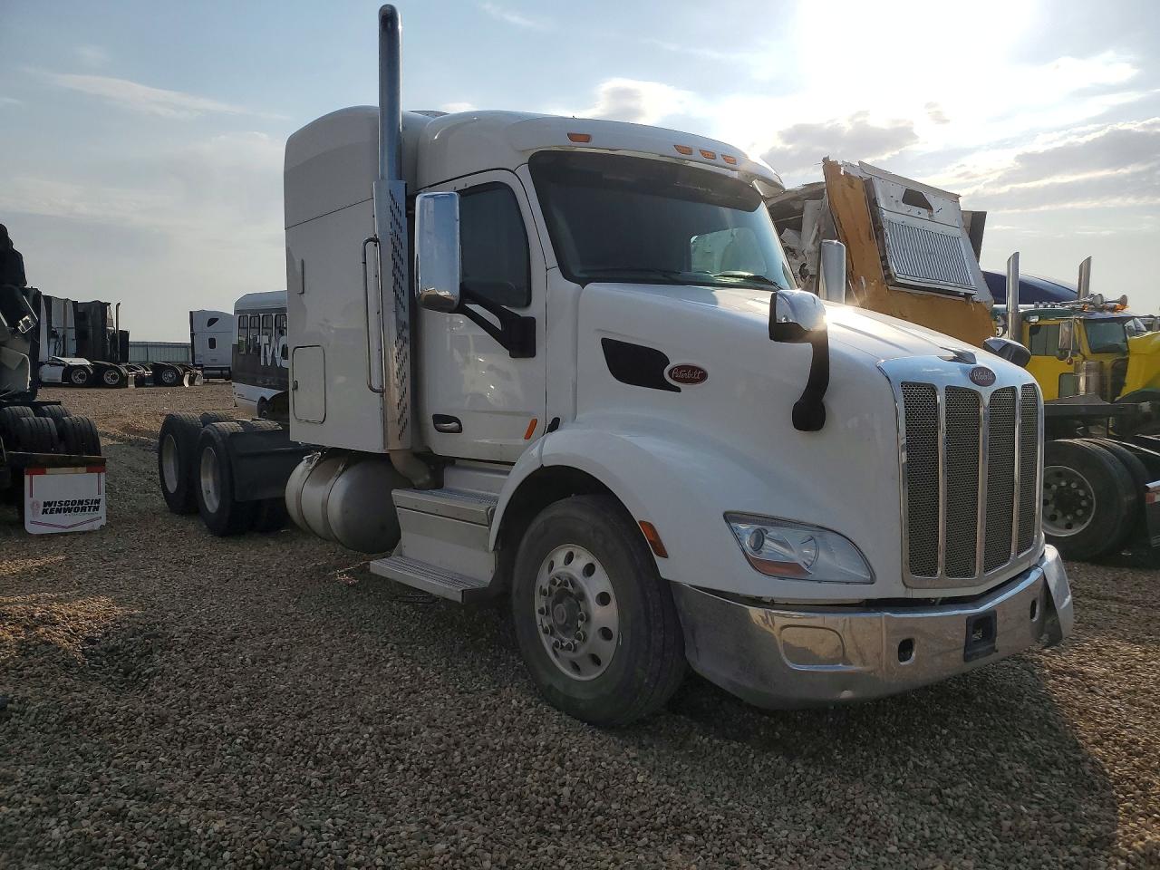 1XPBDP9X8JD473711 · 2018 PETERBILT 579 · 4/14
