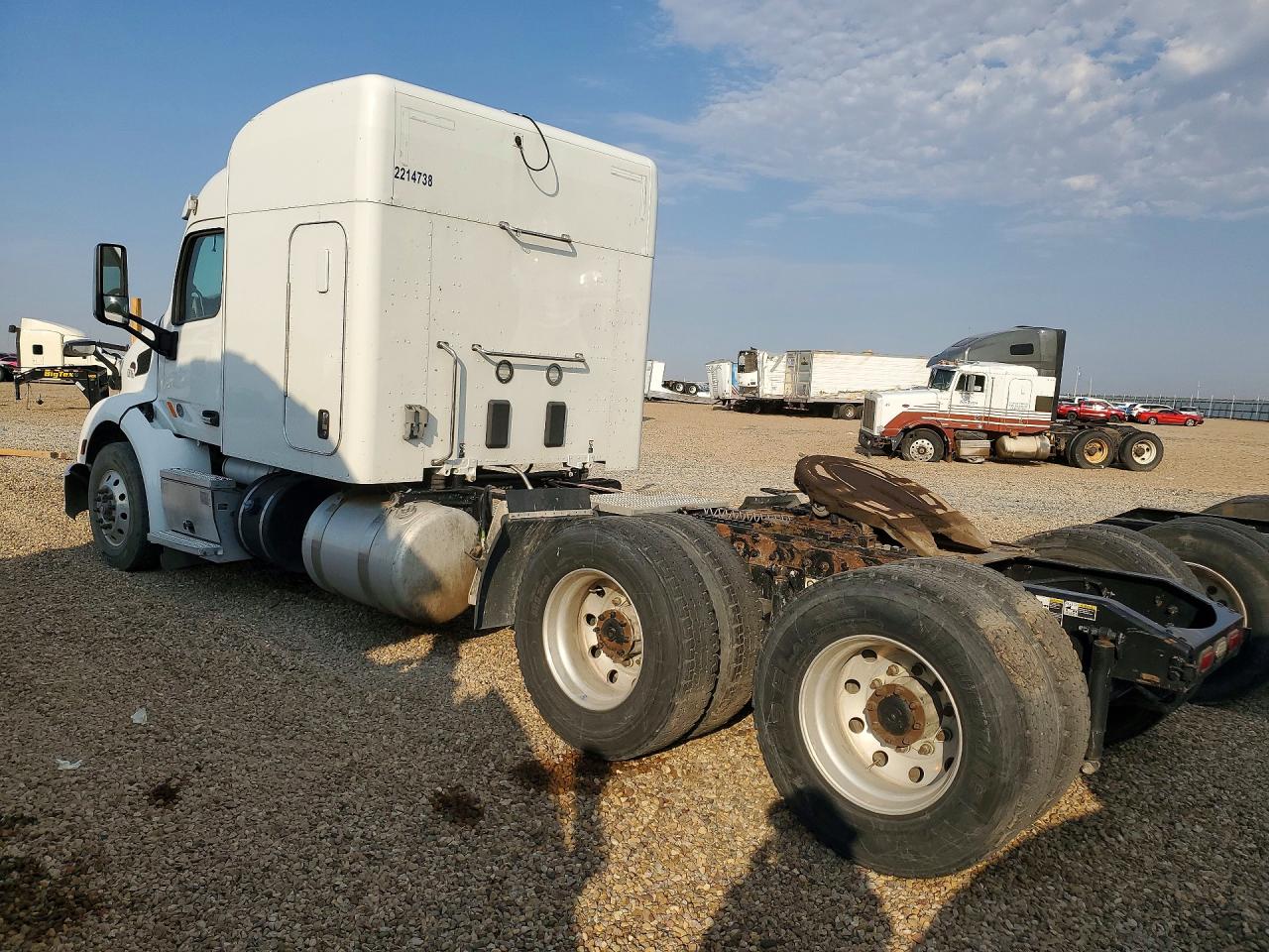 1XPBDP9X8JD473711 · 2018 PETERBILT 579 · 2/14