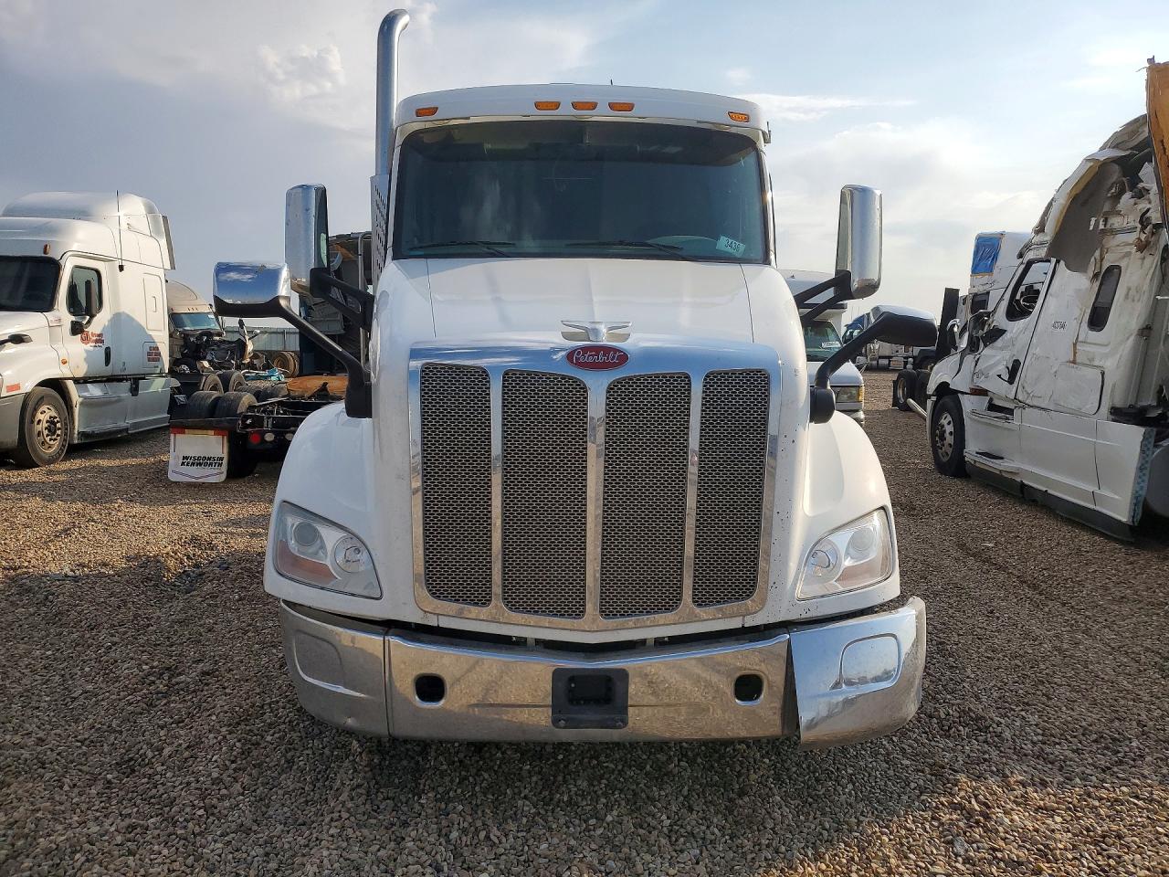 1XPBDP9X8JD473711 · 2018 PETERBILT 579 · 5/14