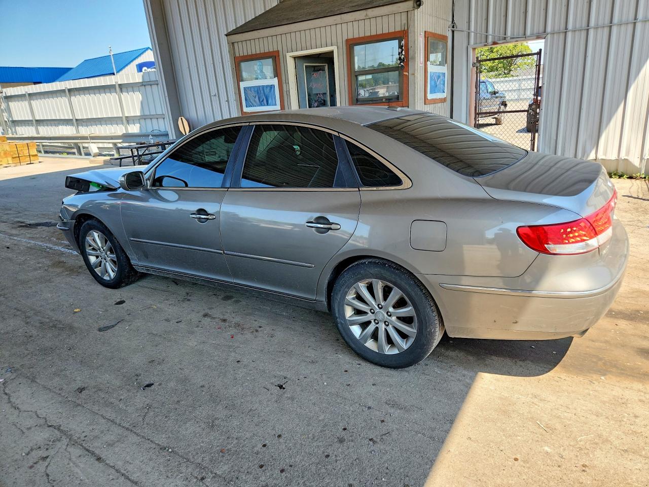 KMHFC4DF9AA460904 · 2010 HYUNDAI AZERA · 2/12