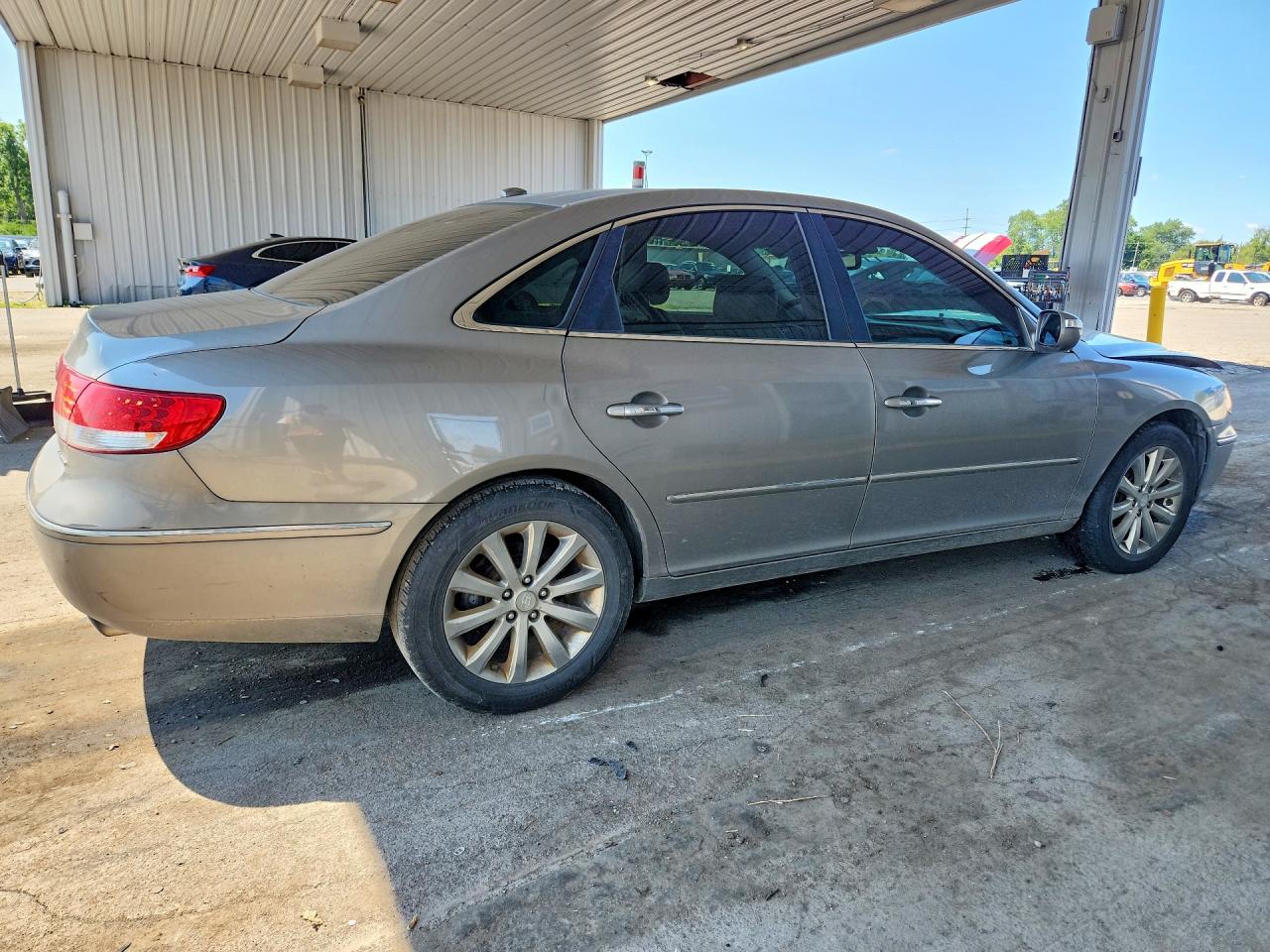 KMHFC4DF9AA460904 · 2010 HYUNDAI AZERA · 3/12